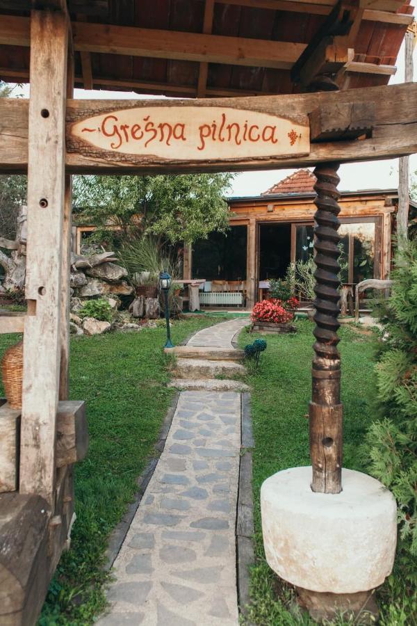 Gresna Pilnica Hotel Klenovnik Exterior foto